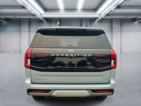 Used 2025 Ford Expedition Max Platinum w/ Driver's Package AWD/4WD image 5