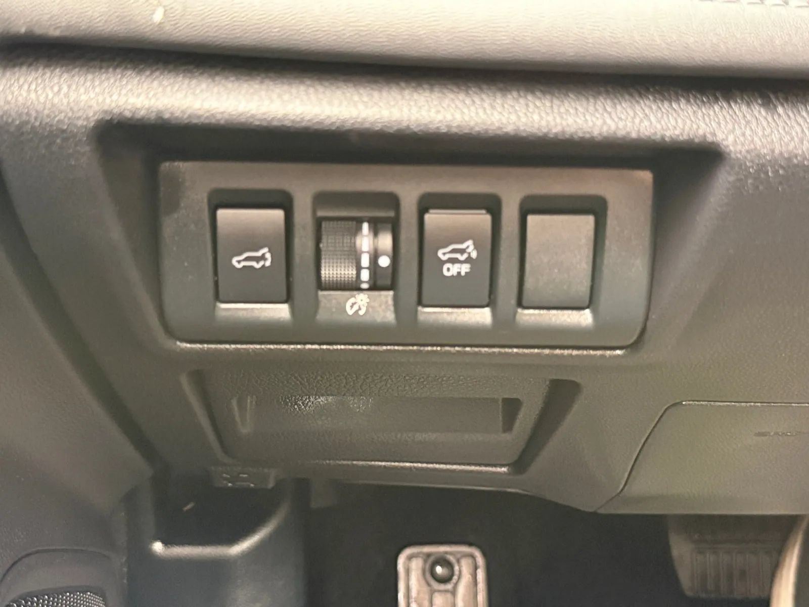 Used 2020 Subaru Outback Limited AWD/4WD image 39