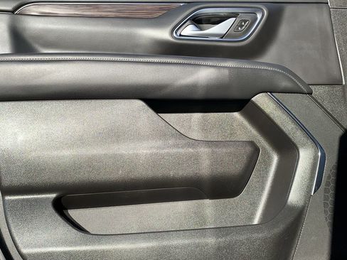 Used 2022 Chevrolet Suburban LS image 14