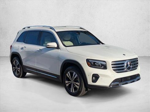 Certified 2025 Mercedes-Benz GLB 250 image 3