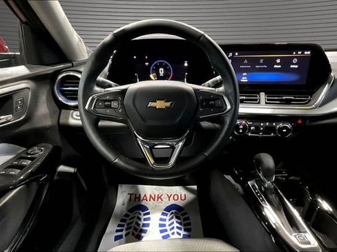 Certified 2025 Chevrolet Trax LT w/ Driver Confidence Package FWD image 8