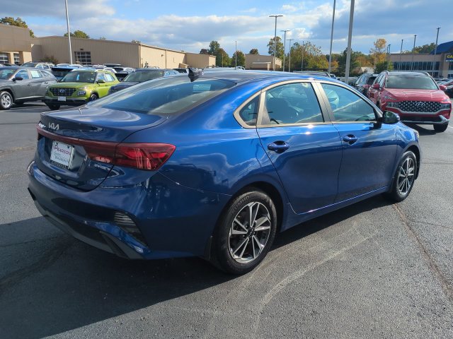 Used 2023 Kia Forte LXS w/ LXS Technology Package FWD image 4