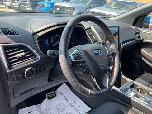 Certified 2024 Ford Edge ST-Line AWD/4WD image 7