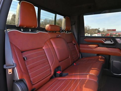 Used 2024 GMC Sierra 3500 Denali Ultimate image 14