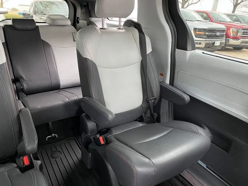 Used 2023 Toyota Sienna XSE w/ XSE Plus Package image 23
