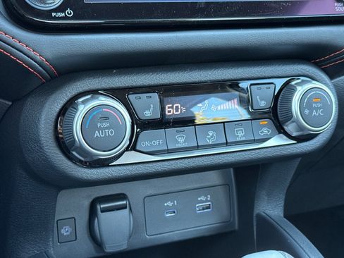 New 2025 Nissan Versa SR w/ Trunk Package image 16