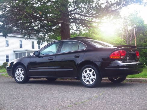 Used 2000 Oldsmobile Alero GLS FWD image 3