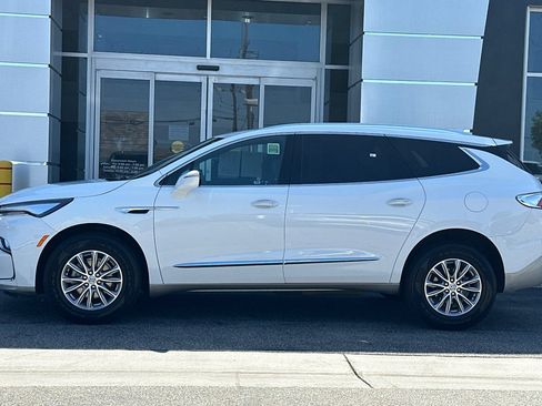 Certified 2023 Buick Enclave Essence FWD image 7