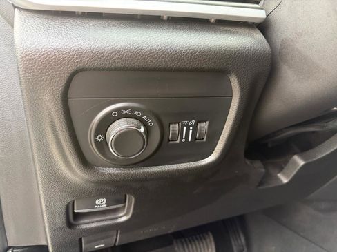 Used 2024 Jeep Grand Cherokee L Laredo image 14