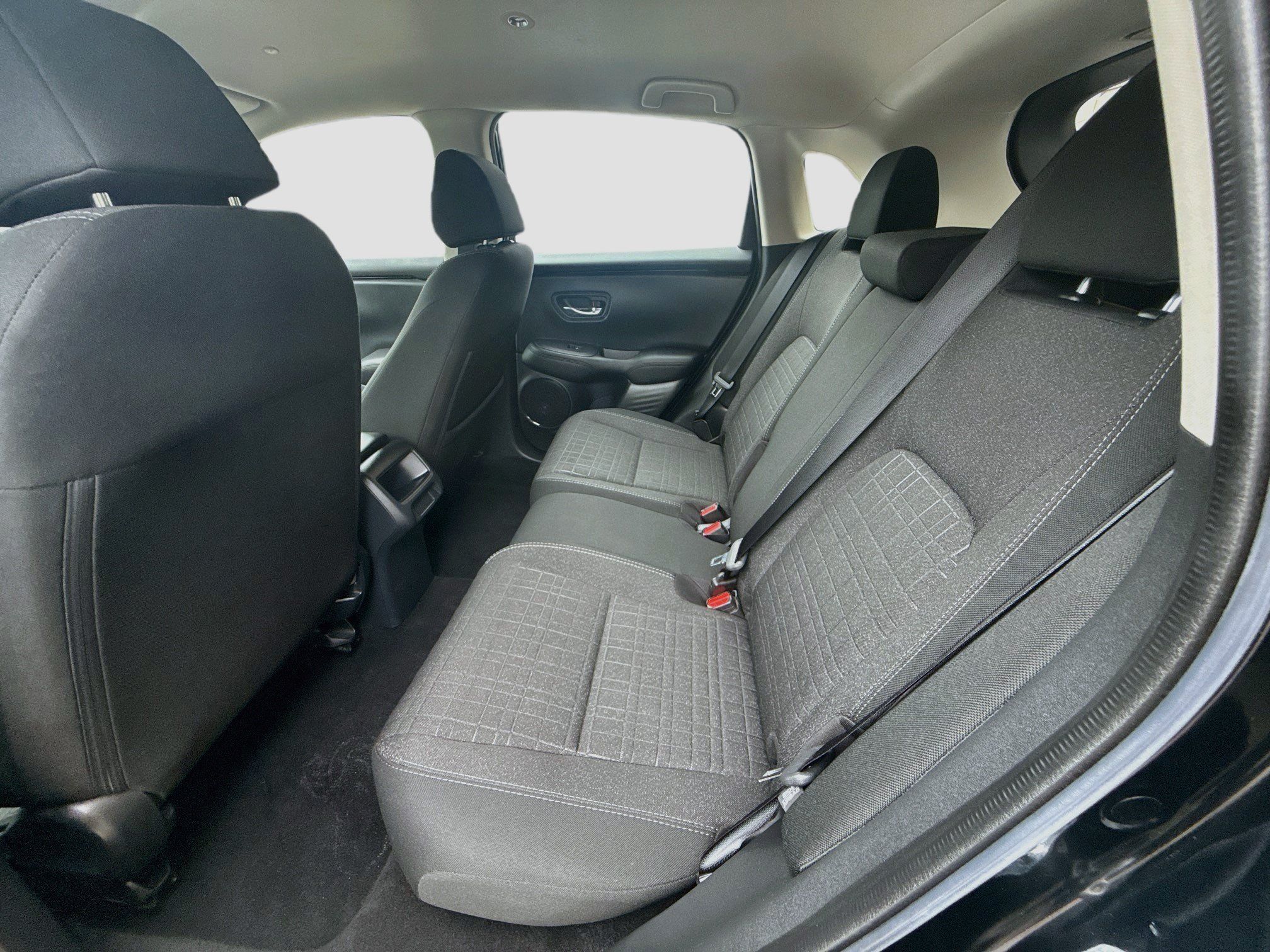 Certified 2025 Honda HR-V LX image 22