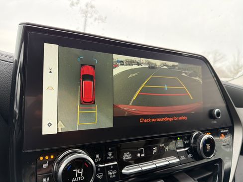 Used 2024 Toyota Highlander Limited image 20