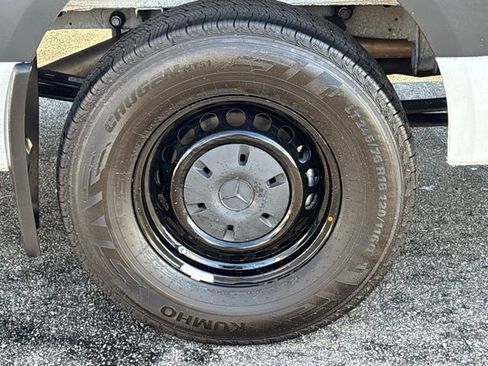 Used 2025 Mercedes-Benz Sprinter 2500 image 29