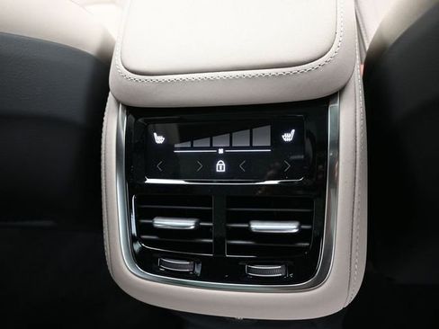 New 2026 Volvo XC90 T8 Plus w/ Protection Package Premier AWD/4WD image 36