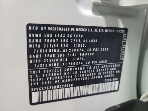 Used 2024 Volkswagen Taos SE image 33