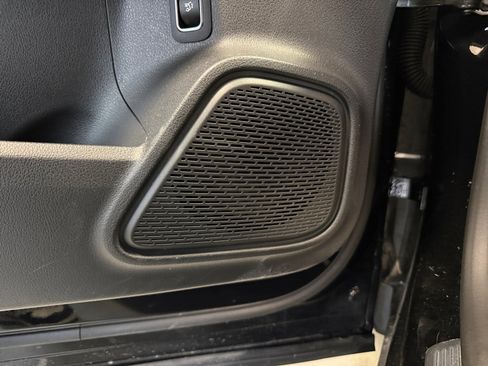 Used 2025 Mercedes-Benz GLA 250 4MATIC image 16