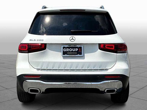 Certified 2023 Mercedes-Benz GLB 250 w/ Premium Package image 4