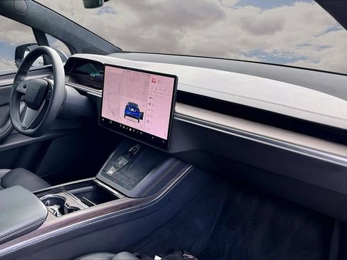Used 2024 Tesla Model X AWD/4WD image 26