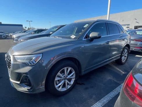 Used 2025 Audi Q3 2.0T Premium image 3