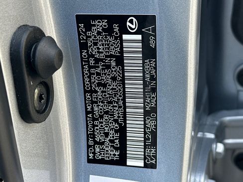 Certified 2025 Lexus UX 300h FWD image 39