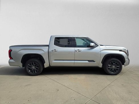 Used 2022 Toyota Tundra Platinum w/ Advanced Package AWD/4WD image 2