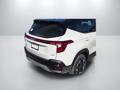 New 2026 Kia Seltos S FWD image 7