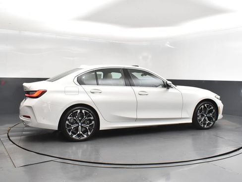 Used 2026 BMW 330i Sedan w/ Convenience Package RWD image 8