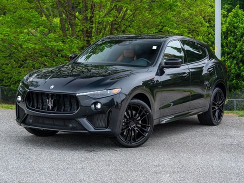Used 2024 Maserati Levante Trofeo AWD/4WD image 1