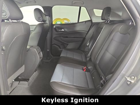 Used 2026 Chevrolet Trax LT w/ LT Convenience Package FWD image 13