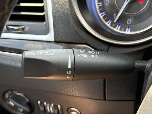 Used 2021 Chrysler 300 Touring L RWD image 39