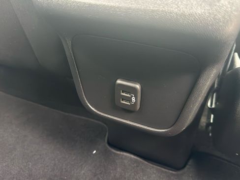 Used 2021 Chevrolet Equinox LT image 38