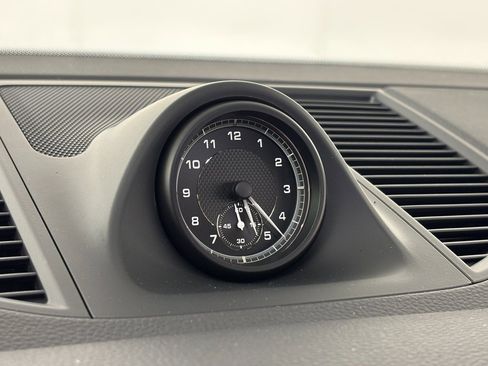 New 2026 Porsche Macan image 25