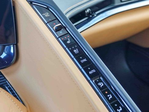 Used 2024 Chevrolet Corvette Stingray Premium Conv w/ Z51 Performance Package image 30