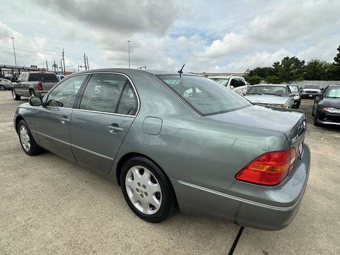Used 2003 Lexus LS 430 RWD image 3