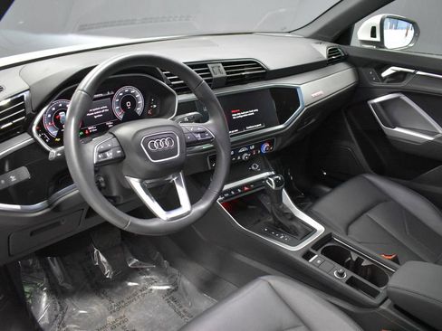 Used 2024 Audi Q3 2.0T Premium Plus w/ Premium Plus Package image 4
