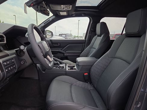 New 2026 Toyota 4Runner TRD Off-Road Premium AWD/4WD image 9
