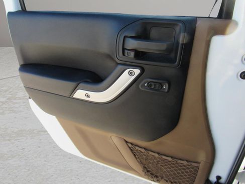 Used 2017 Jeep Wrangler Unlimited Sahara w/ Dual Top Group image 14