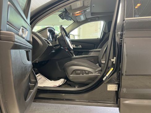 Used 2017 GMC Terrain SLE w/ Technology Package AWD/4WD image 15