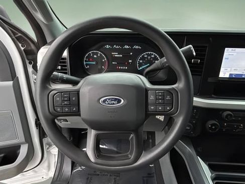 Used 2025 Ford F250 XLT w/ FX4 Off-Road Package AWD/4WD image 13