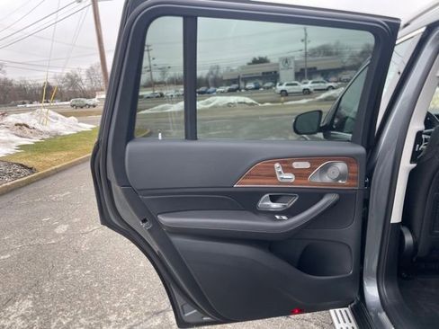 Used 2026 Mercedes-Benz GLS 450 4MATIC image 26