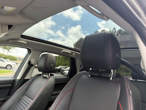 Used 2022 Land Rover Discovery Sport SE R-Dynamic AWD/4WD image 24