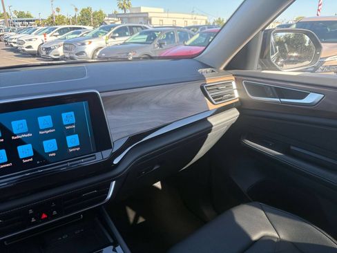Used 2026 Volkswagen Atlas SE AWD/4WD image 39