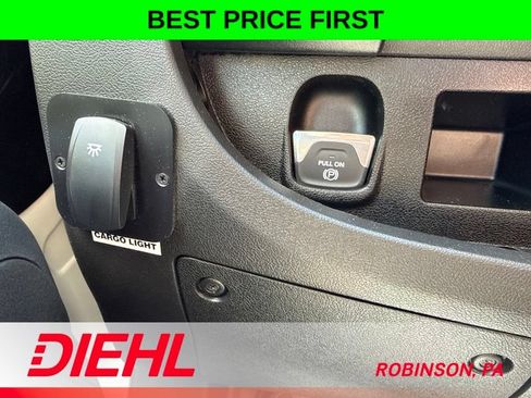New 2025 RAM ProMaster 3500 w/ Convenience Group FWD image 28