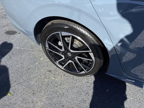 New 2025 Nissan Sentra SR w/ Trunk Package FWD image 23