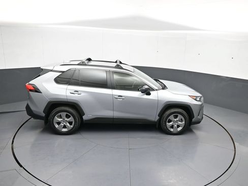 Used 2022 Toyota RAV4 LE AWD/4WD image 36
