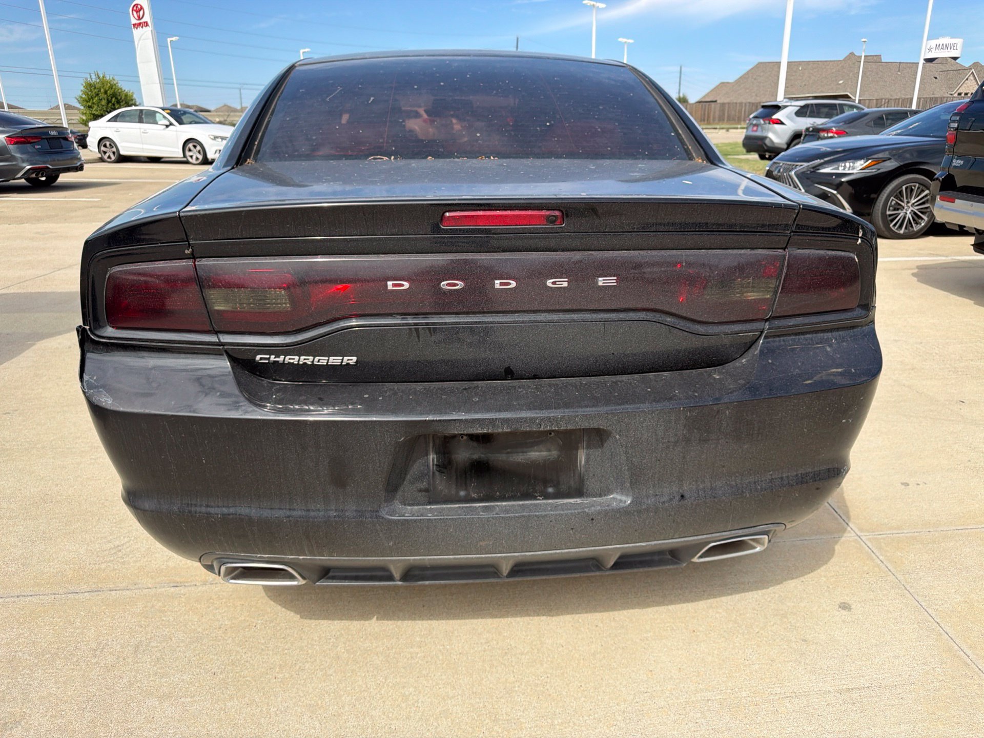 Used 2014 Dodge Charger SE RWD image 4