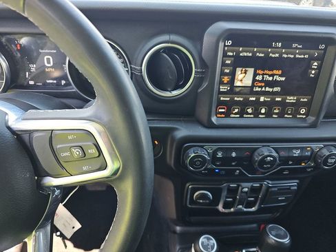 Used 2023 Jeep Wrangler Unlimited Sahara w/ Cold Weather Group AWD/4WD image 3