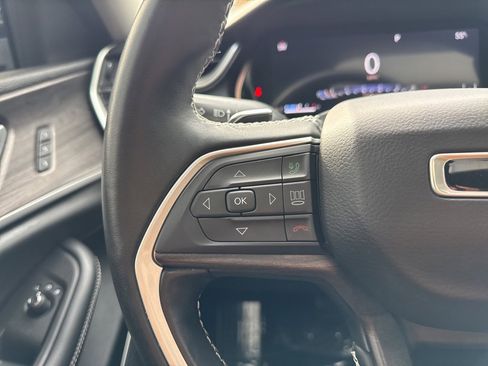 Used 2021 Jeep Grand Cherokee L Limited w/ Luxury Tech Group II image 34