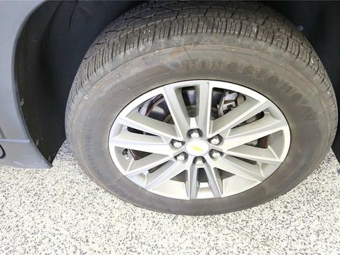 Used 2023 Chevrolet Traverse LT FWD image 13