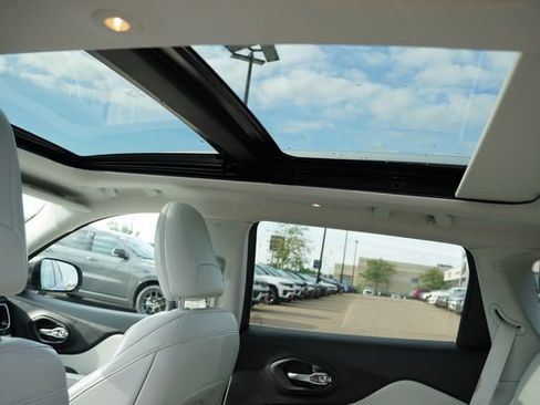 Certified 2020 Jeep Cherokee Limited AWD/4WD image 18