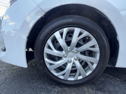 Used 2018 Toyota Corolla LE FWD image 26